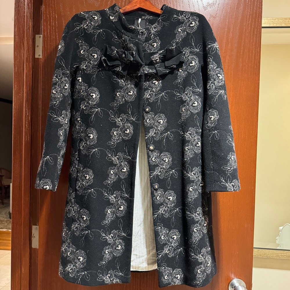 Poleci Black Wool Coat with flower embroidery - Size 10